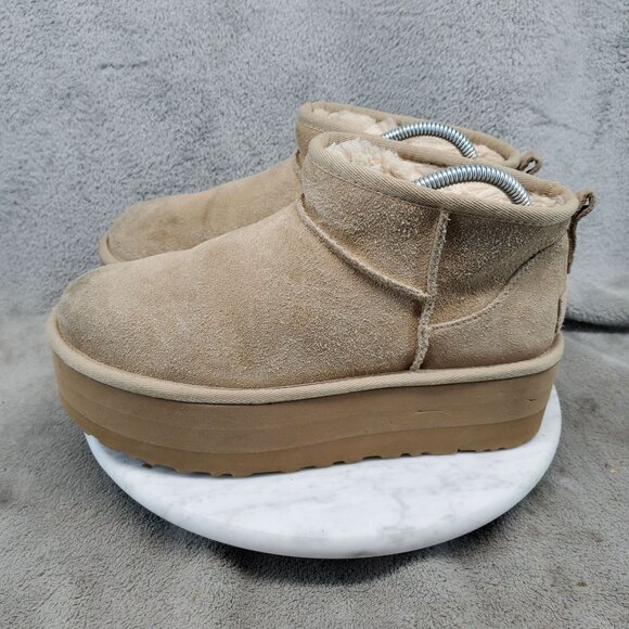 Ugg Shoes Womens Size 8 Tan Suede Ultra Mini Platform Shearling Boots *Read* - Picture 1 of 13